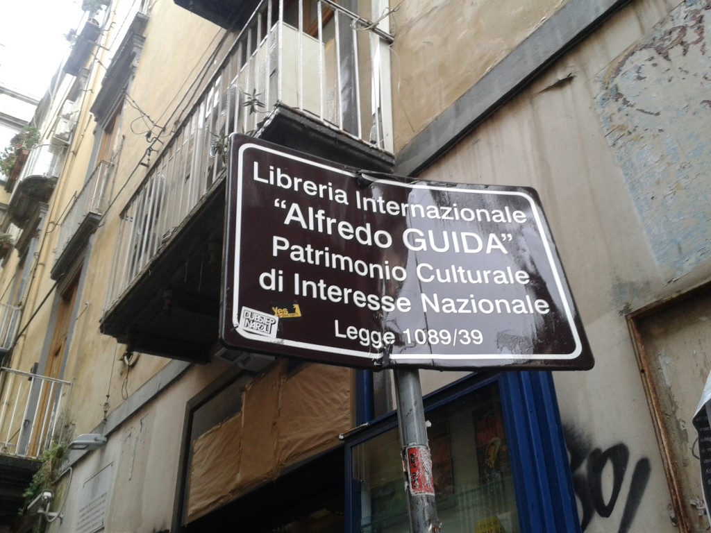 Napoli morirà sotto il peso del suo luogo comune …