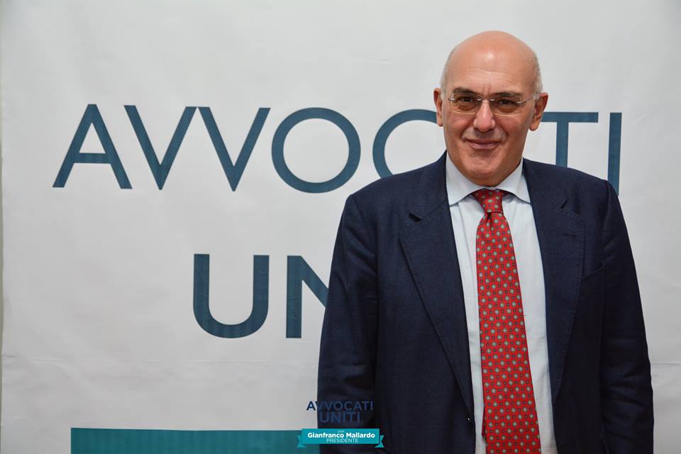 “Avvocati accattoni”, il COA di Napoli nord chiede l’incontro con il Presidente dell’Unione regionale degli Ordini e con i presidenti delle camere civili e penali