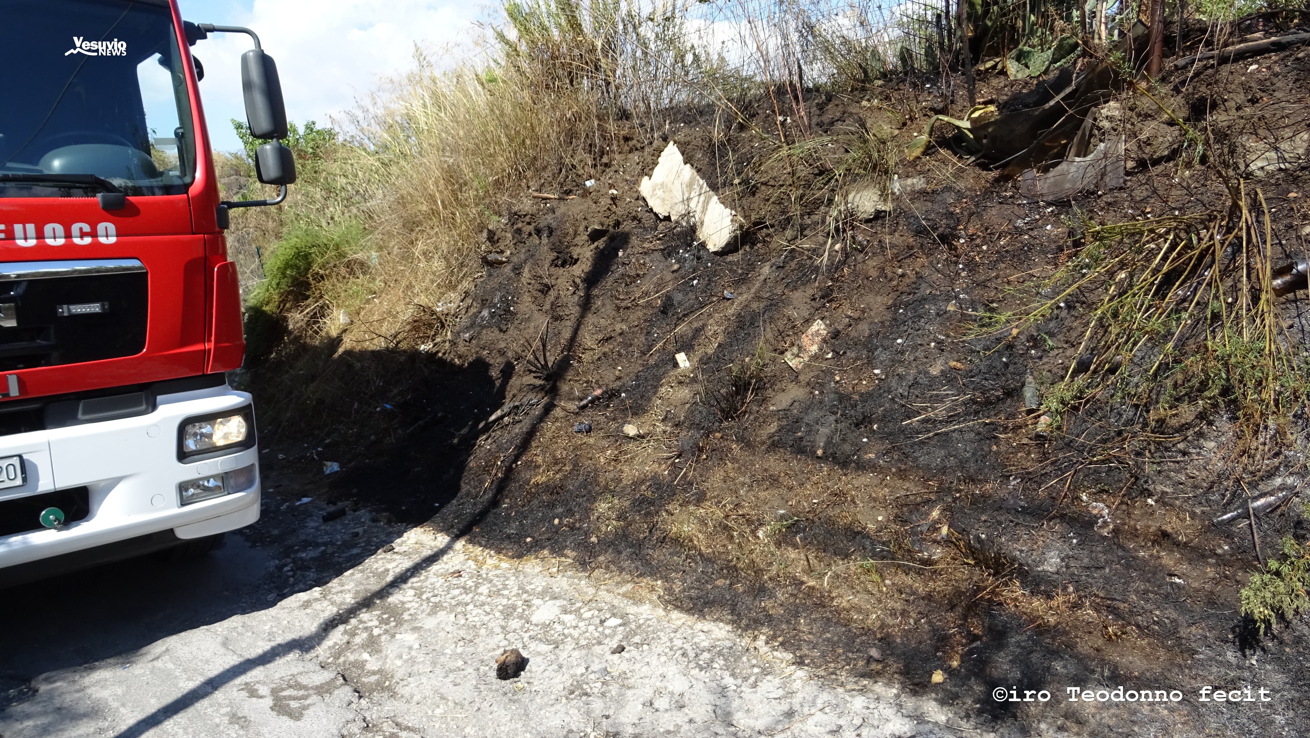 Ercolano, ancora fiamme in via Castelluccio