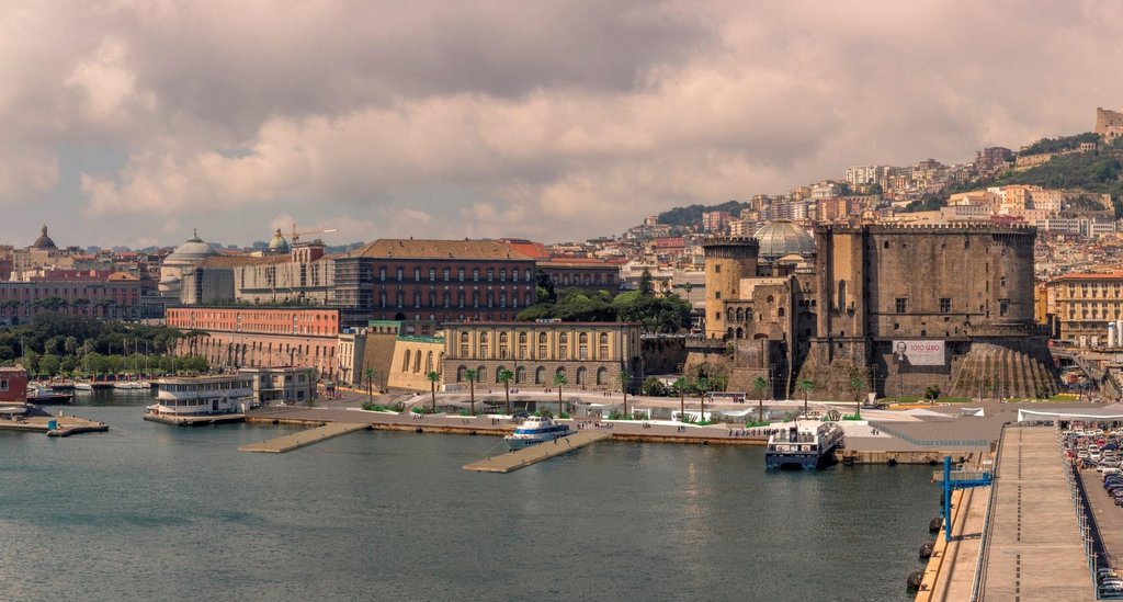 Riapre lo Store del Napoli al Molo Beverello