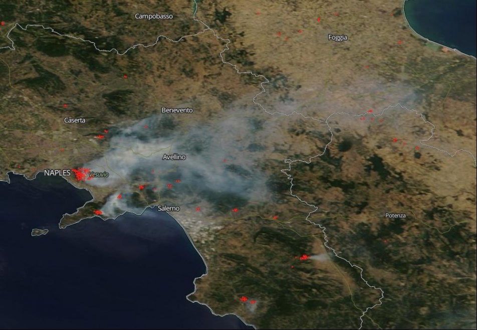 La macchina dell’antincendio in Campania