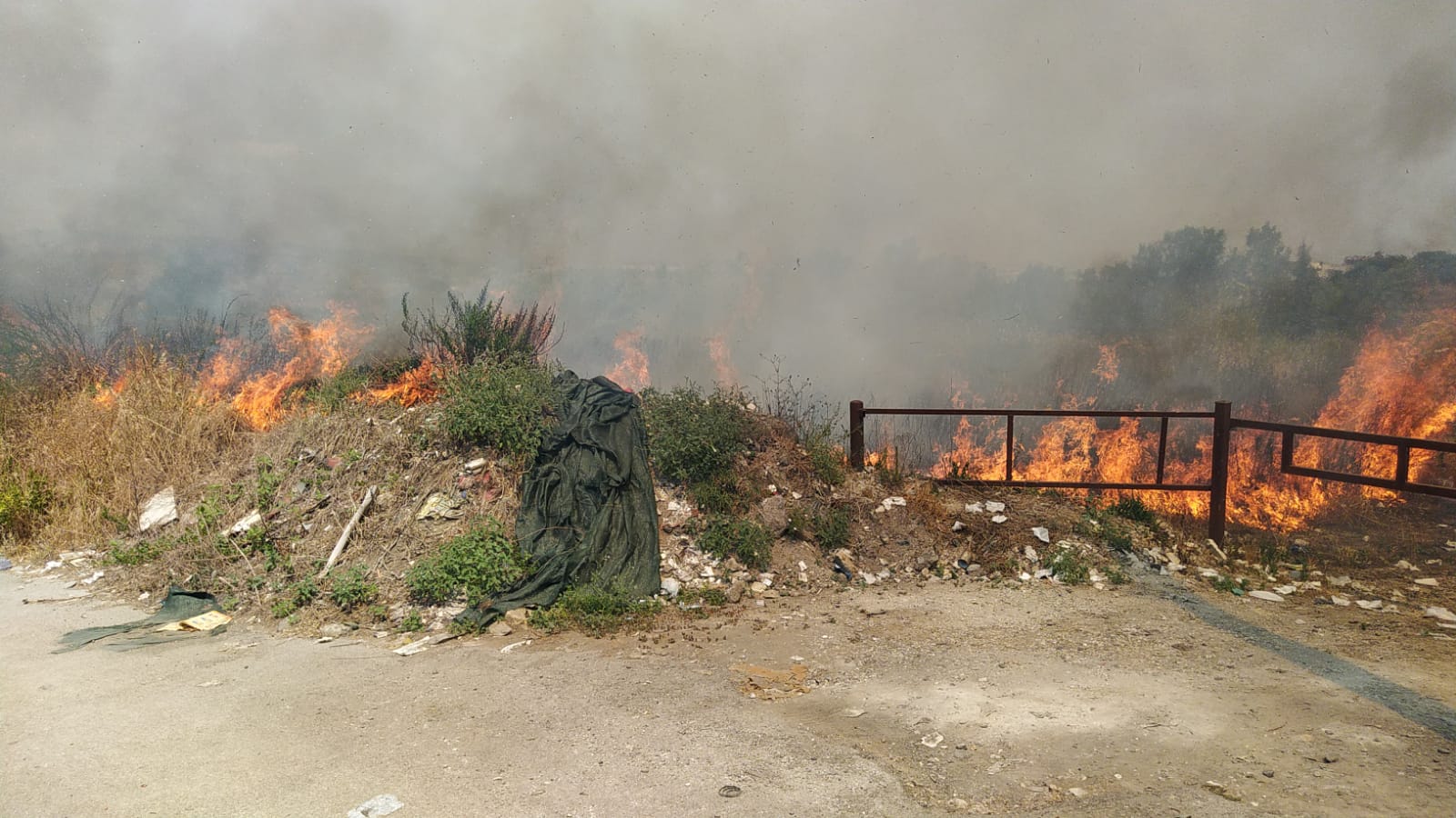 Ercolano, incendio in via Filaro