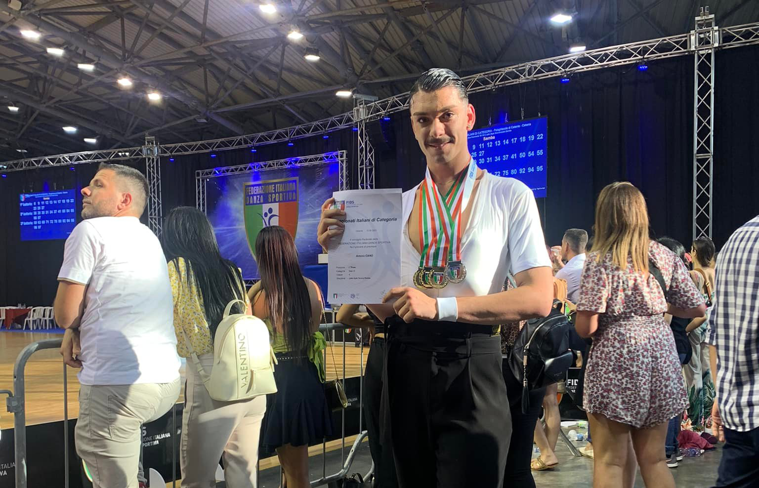 Il ballerino vesuviano Antonio Ciano stravince ai Campionati Italiani di Danza Sportiva